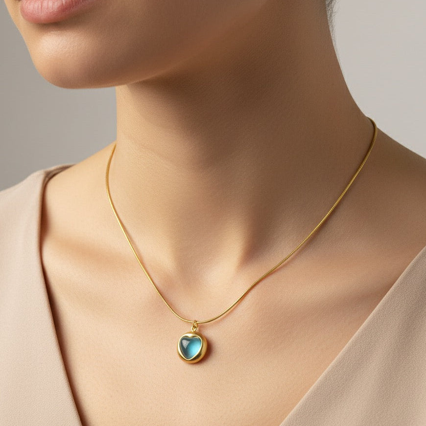 monalisa green heart necklace