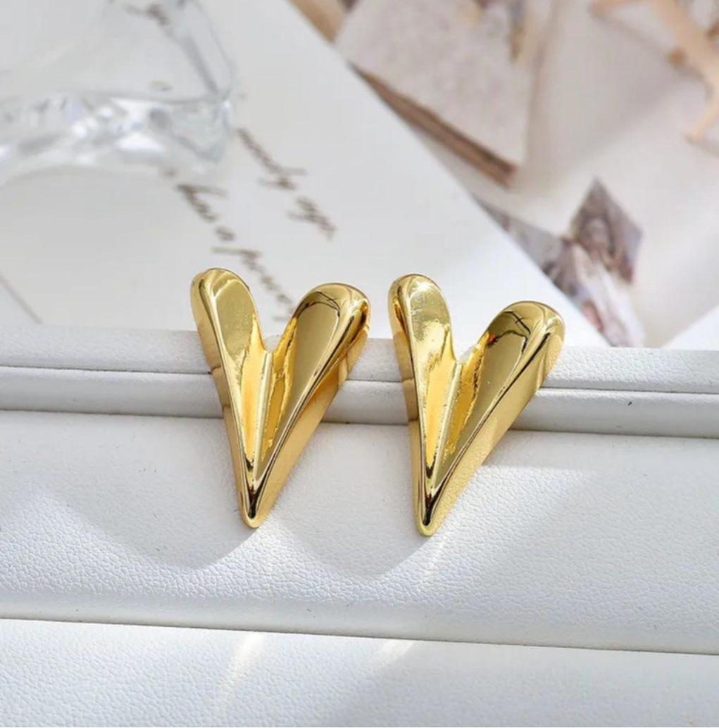 HEART NOTCH EARRING