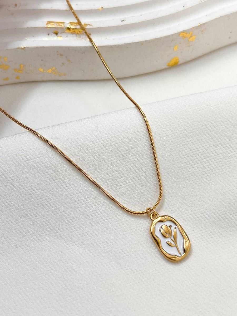 tulip necklace