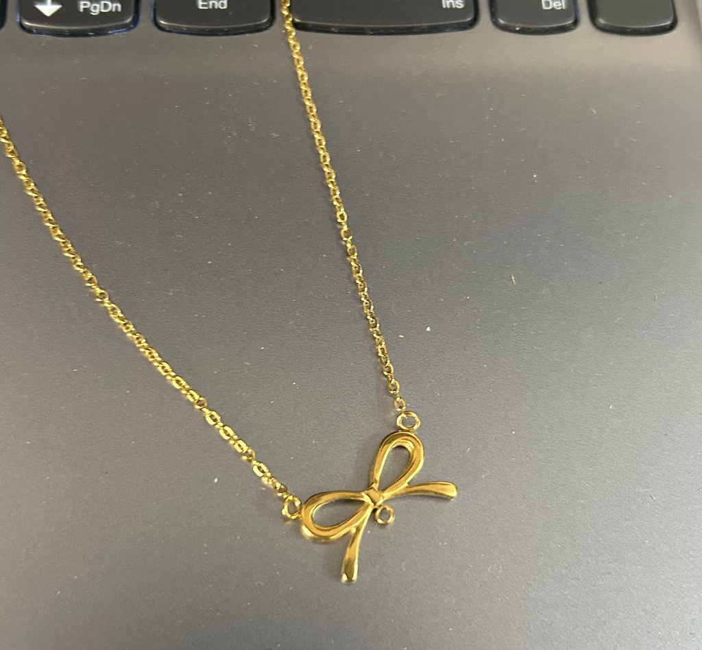 Bow necklace